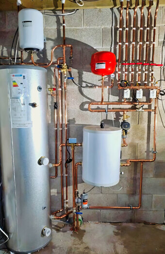 https://plumbermountlawley.com.au/uploads/2025/06/commercial-plumbing-915367.jpg