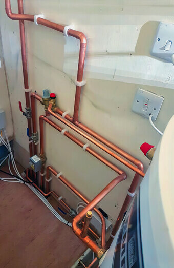 https://plumbermountlawley.com.au/uploads/2025/06/hot-water-301986.jpg